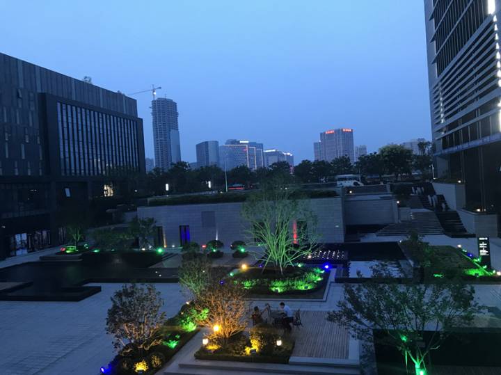 “金桂樹下?聆聽好時光”—楷林中心中庭花園夏夜老歌會清涼落幕